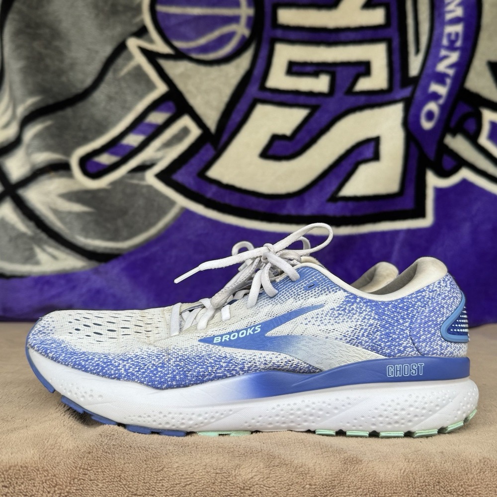 Size 11.5 - Brooks Ghost 16 Shoes Womens Grey Blue White Shoes